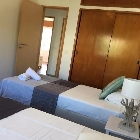 2 Quartos, 350m Olhos D'agua, G Apartmán *