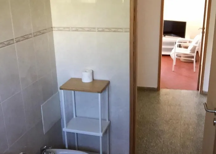 2 Quartos, 350m Olhos D'agua, G *